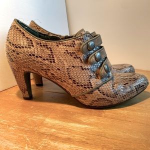 Poetic License booties